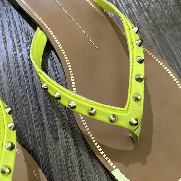 Dolce Vita Acid Yellow Stella Sandals - Picture 4 of 9